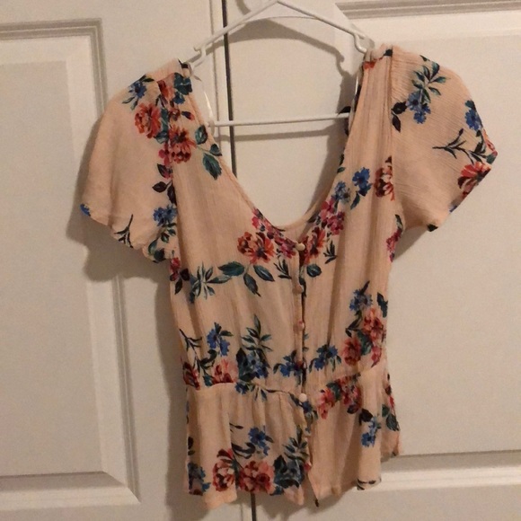 Summer top - Picture 1 of 3